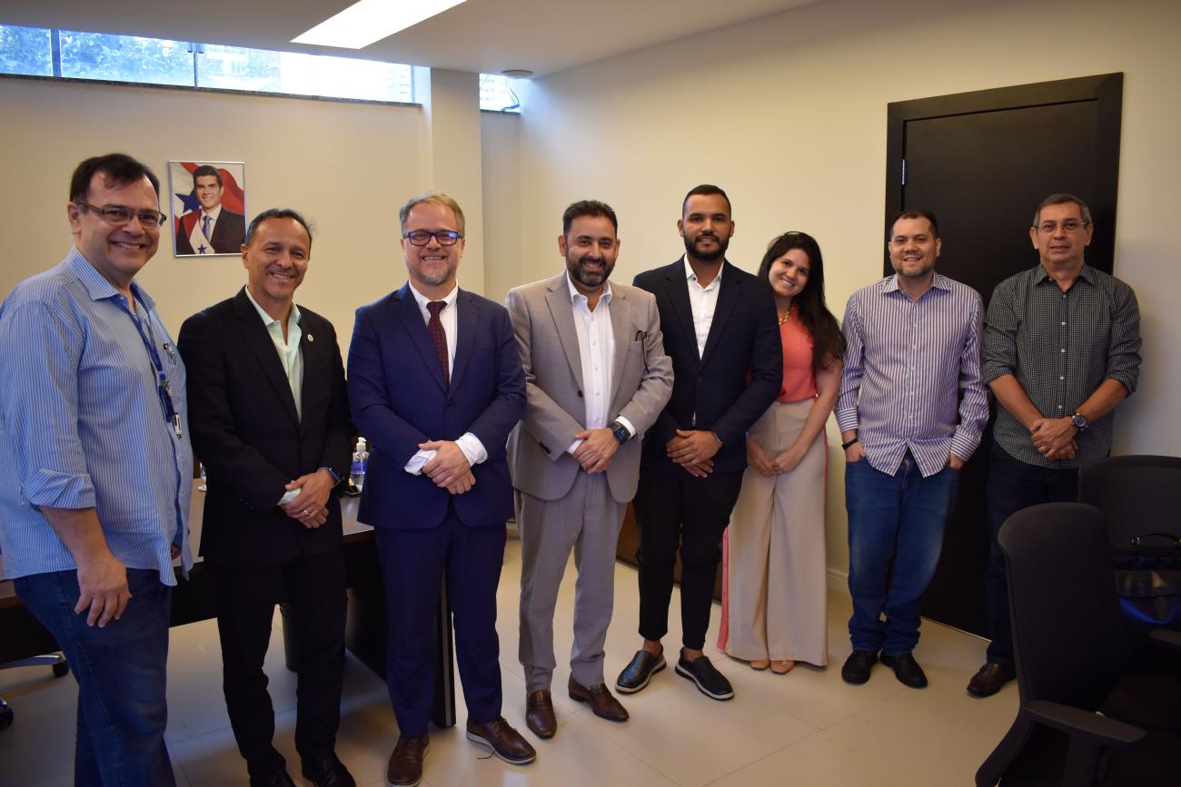 Representantes da Arcon e da ABAR