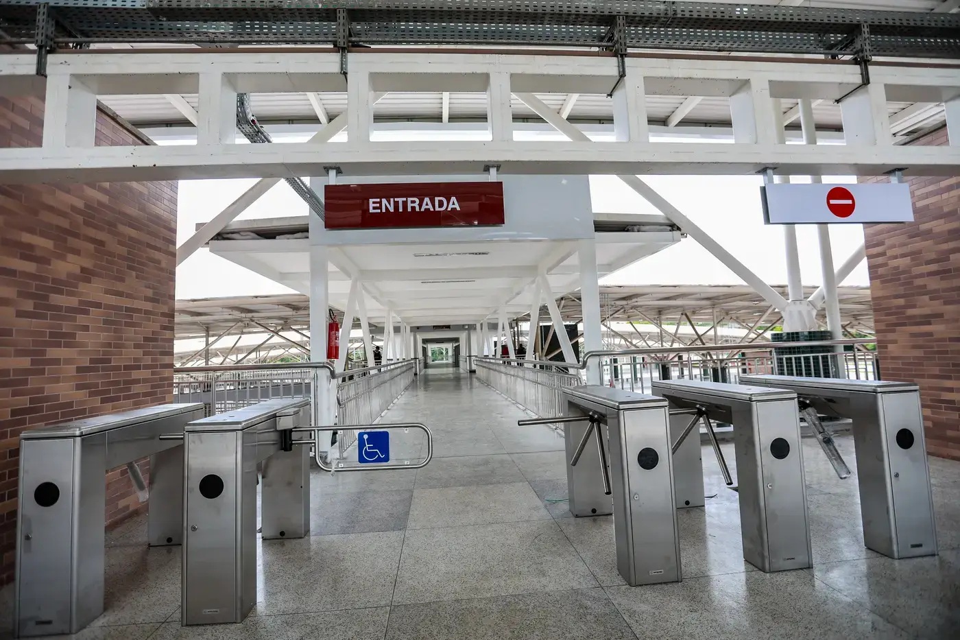 catraca de terminal do BRT Metropolitano