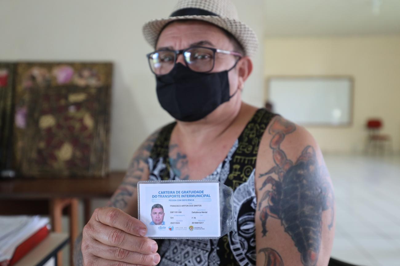 Usuário do benefício de gratuidade no transporte intermunicipal 